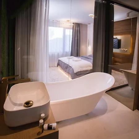 House Of Change Luxury & Fitness Retreat *