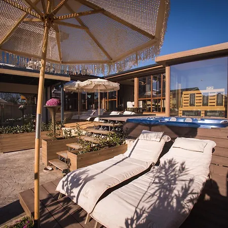 House Of Change Luxury & Fitness Retreat *