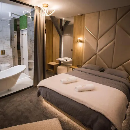 House Of Change Luxury & Fitness Retreat *